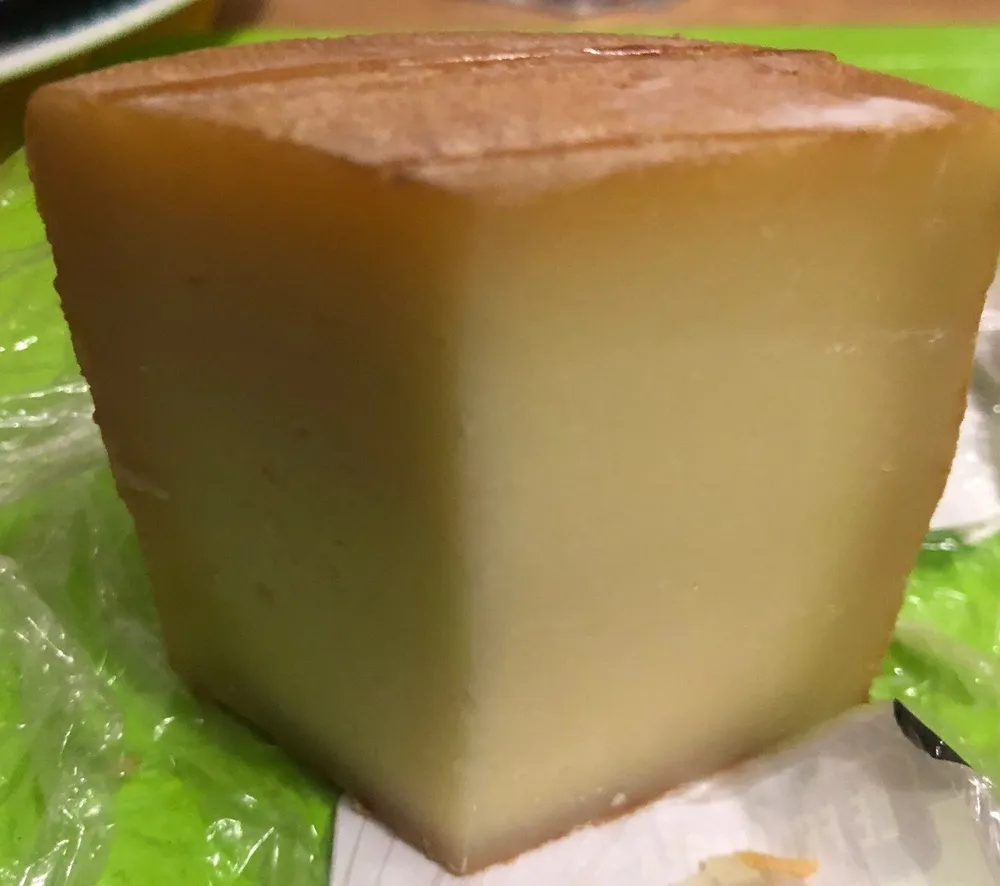 Tomme Laious de brebis