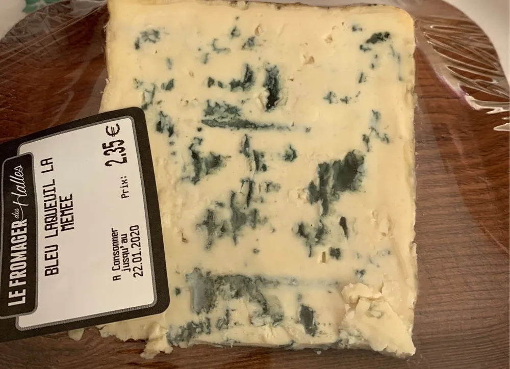 Bleu laqueuil la memee