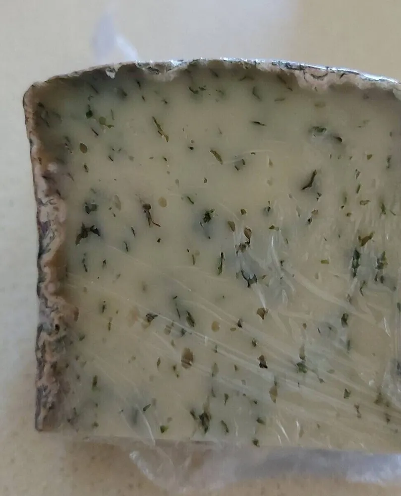 Tomme à l'ail des ours