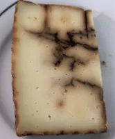 Tome de brebis à l’ail noir