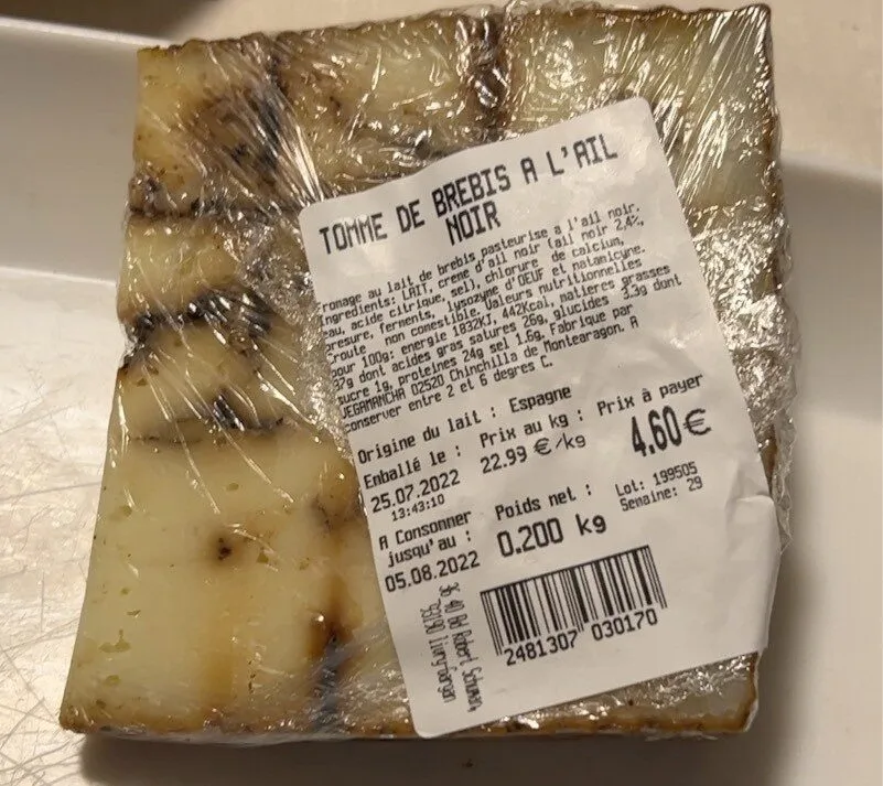 Tomme de brebis a l’ail Noir