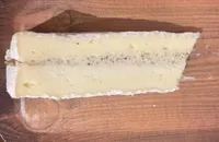 Pointe de brie au poivre