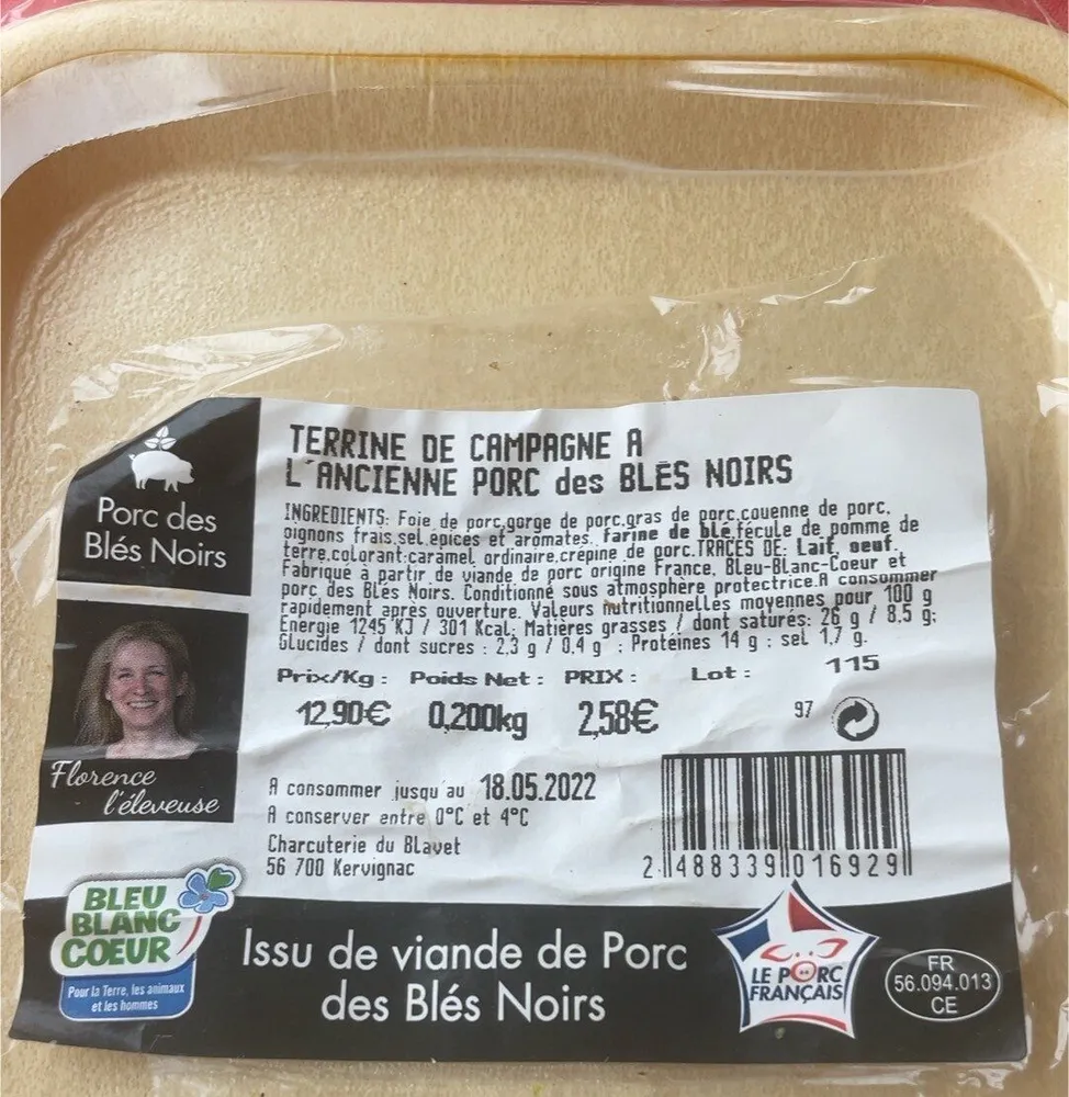 Terrine de campagne à l’ancienne port de blés noir