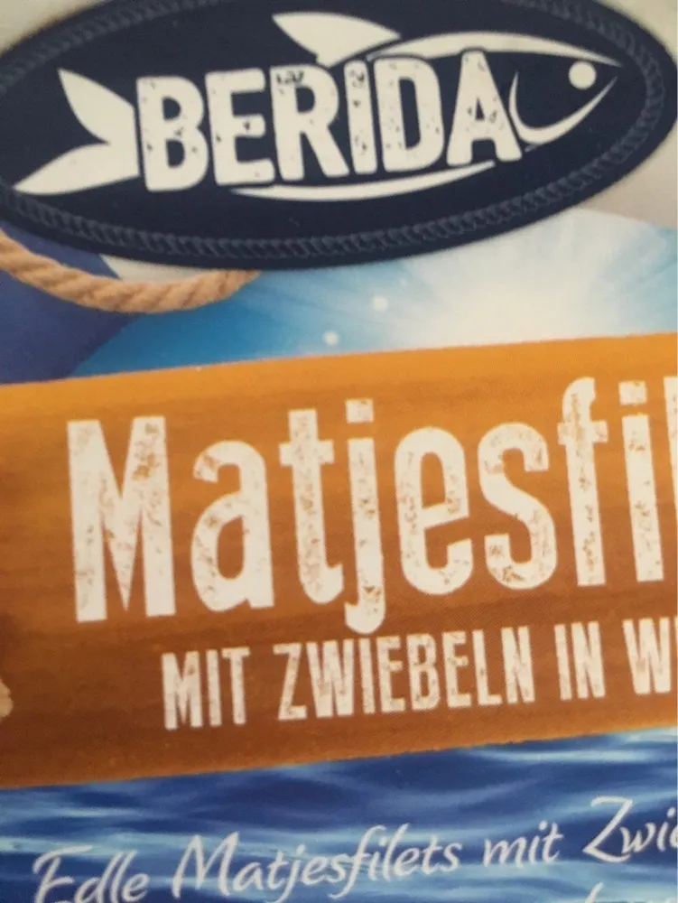 Matjesfilets mit Zwiebeln in wenig Öl