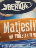 Matjesfilets mit Zwiebeln in wenig Öl