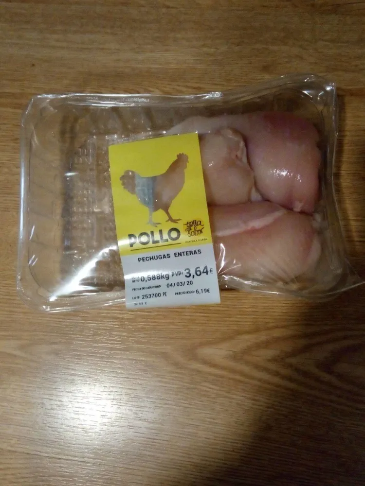 Pechugas enteras de pollo
