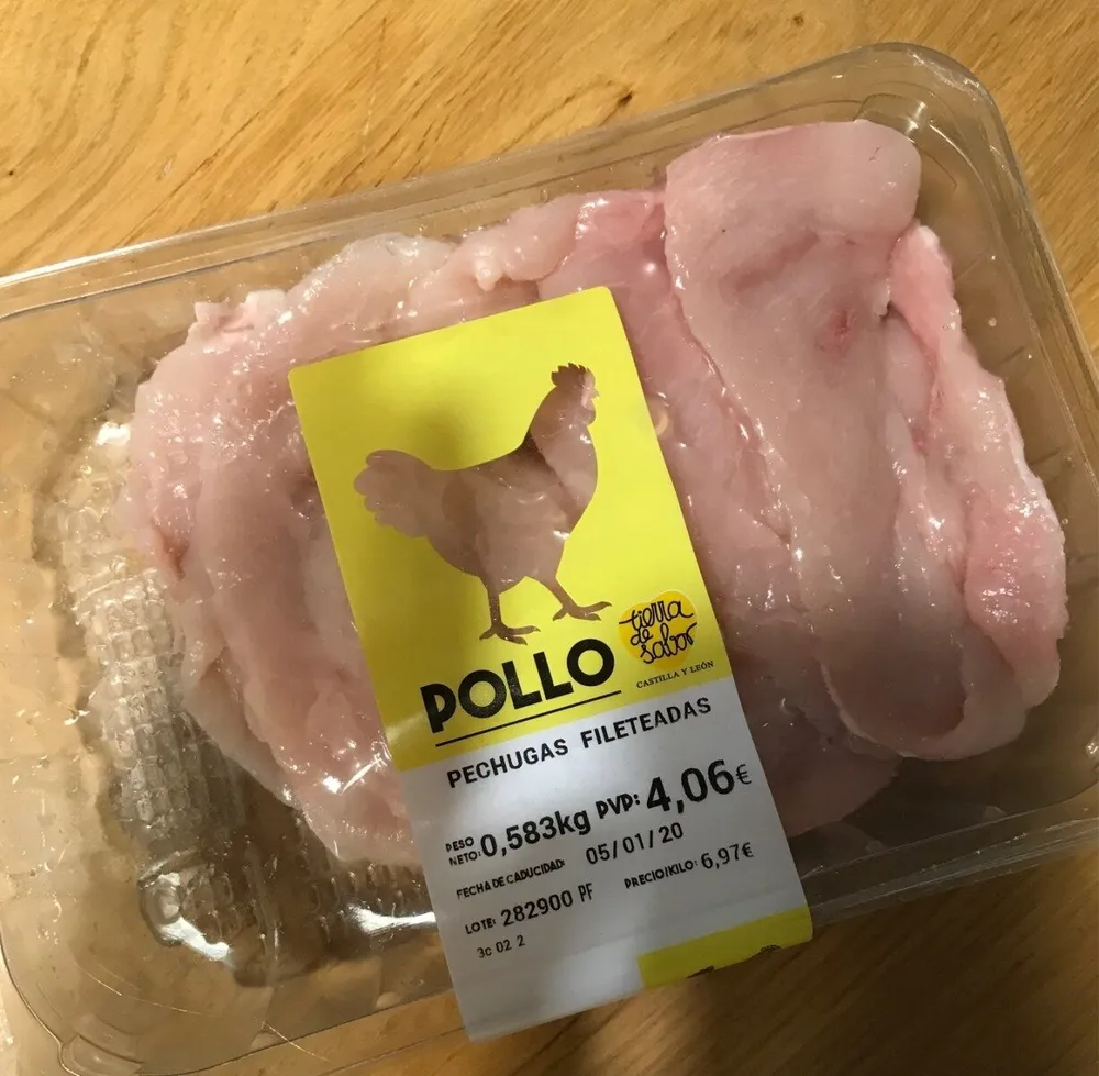 Pollo tierra de sabor. Fileteadas