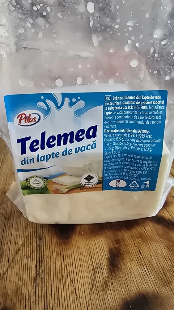 Telemea din lapte de vacă