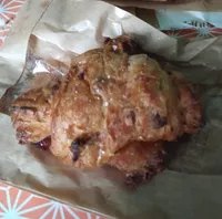 Croissant de nueces y membrillo