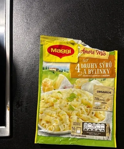 Těstoviny (4druhy sýrů a bylinky)