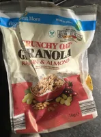 Crunchy oat granola raisin and almond