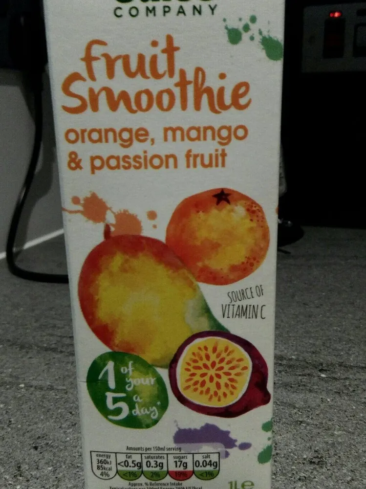 Fruit smoothie orange, mango & passion fruit
