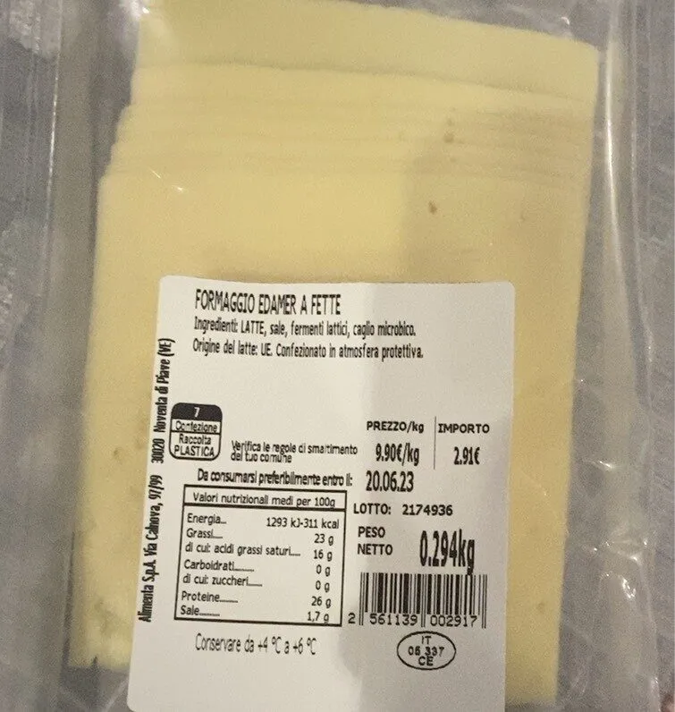 Formaggio edamer a fette