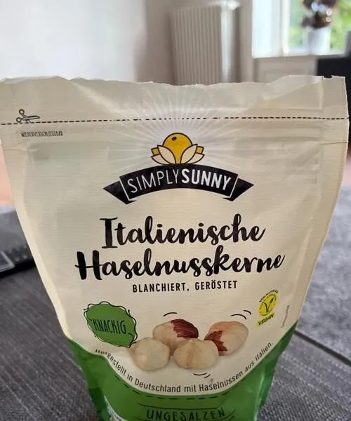 Haselnusskerne geröstet