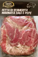 Fetta di scamerita marinata sale e pepe