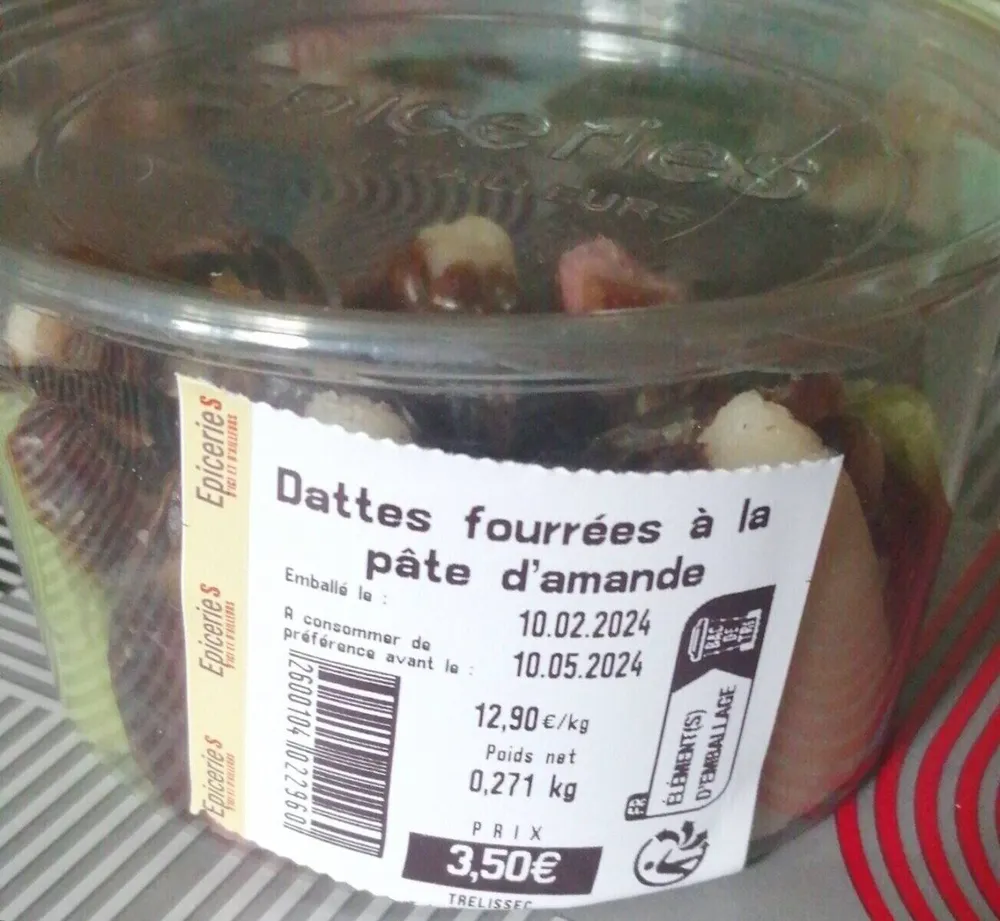 Dattes fourrées à la pâte d'amande