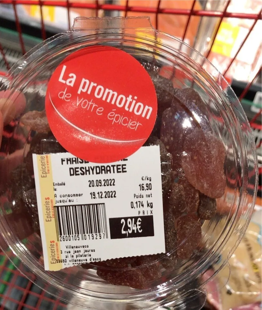 Fraise entiere deshydratee