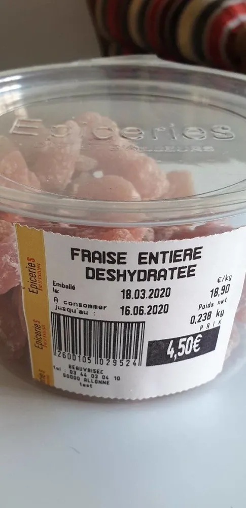 Fraise entière déshydratée