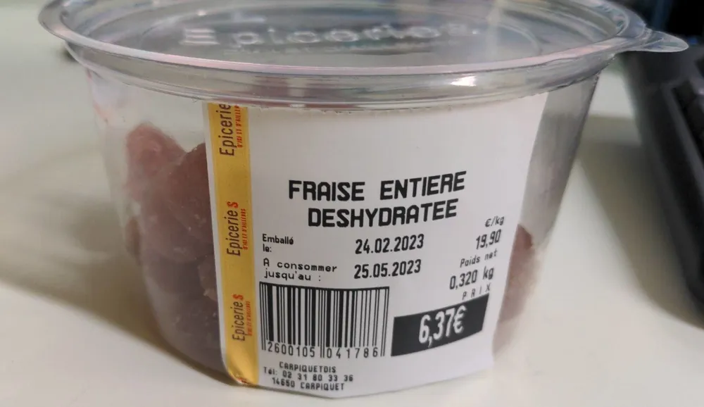 Fraise entière déshydratée