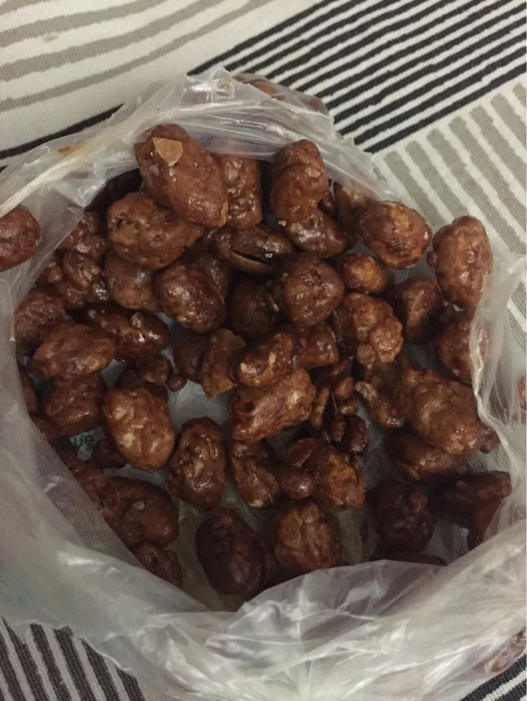 Arachides grillees enrobees de sucre cuit