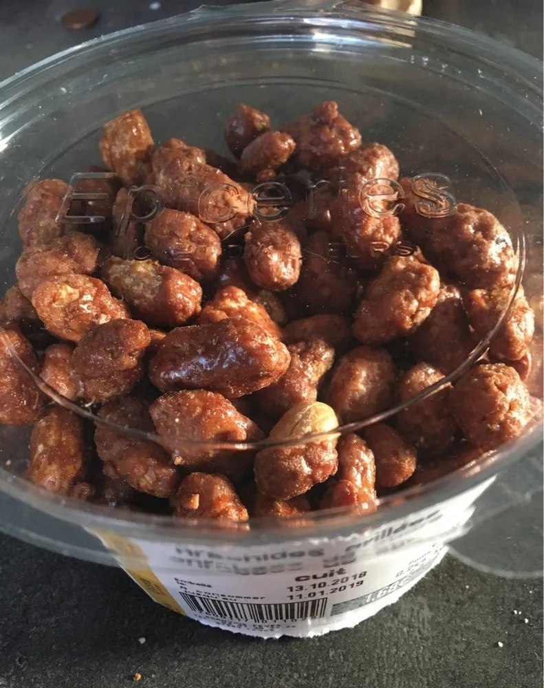 Arachides grillées enrobées de sucre cuit