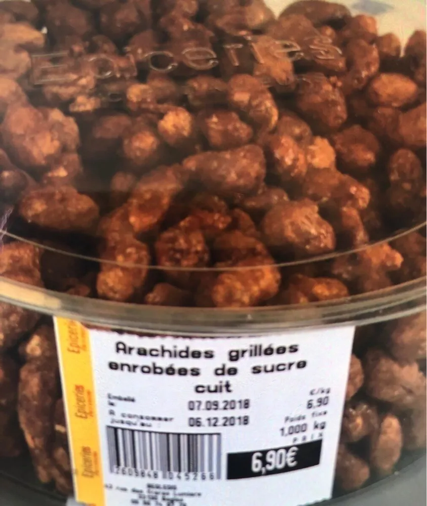 Arachides grillées enrobées de sucre cuit