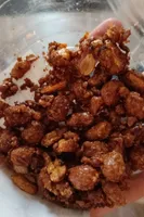 Arachides grillées enrobées de sucre cuit