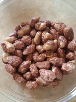 Arachides grillées enrobées de sucre cuit