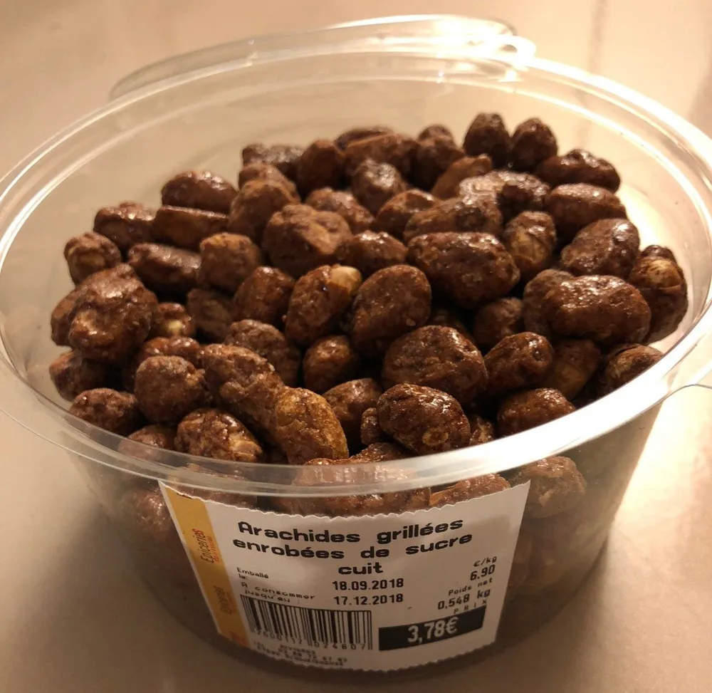 Arachides grillées enrobées de sucre cuit