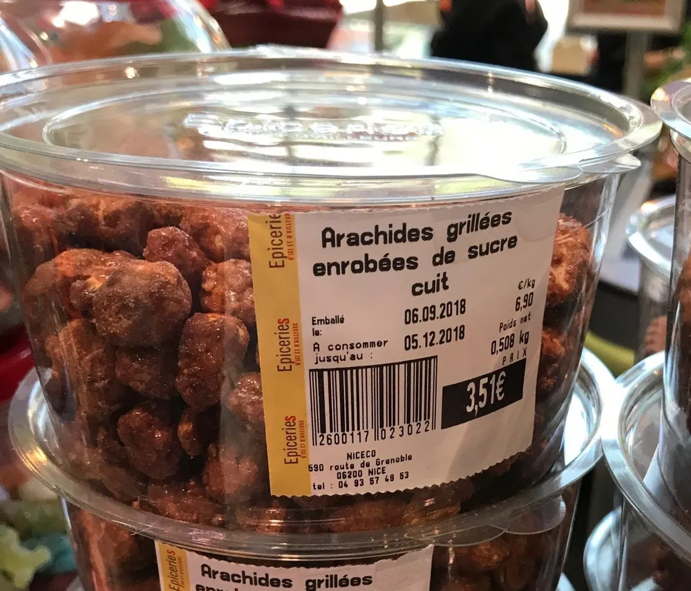 Arachides grilles enroboees de sucre cuit