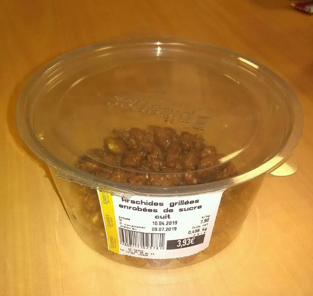 Arachides grillées enrobées de sucre cuit