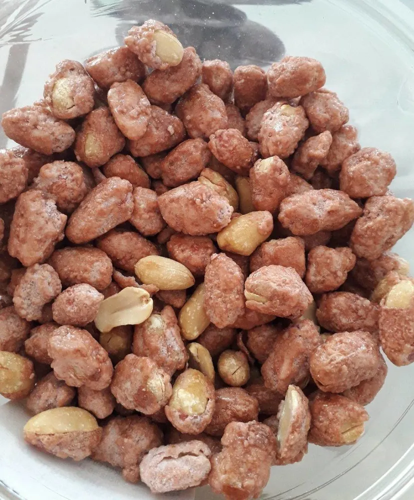 Arachides grillées enrobées de sucre cuit