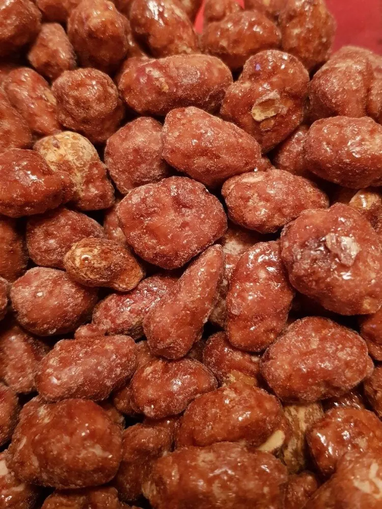 Arachides grillées enrobées de sucre cuit