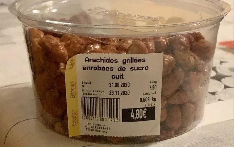Arachides grillées enrobées de sucre cuit