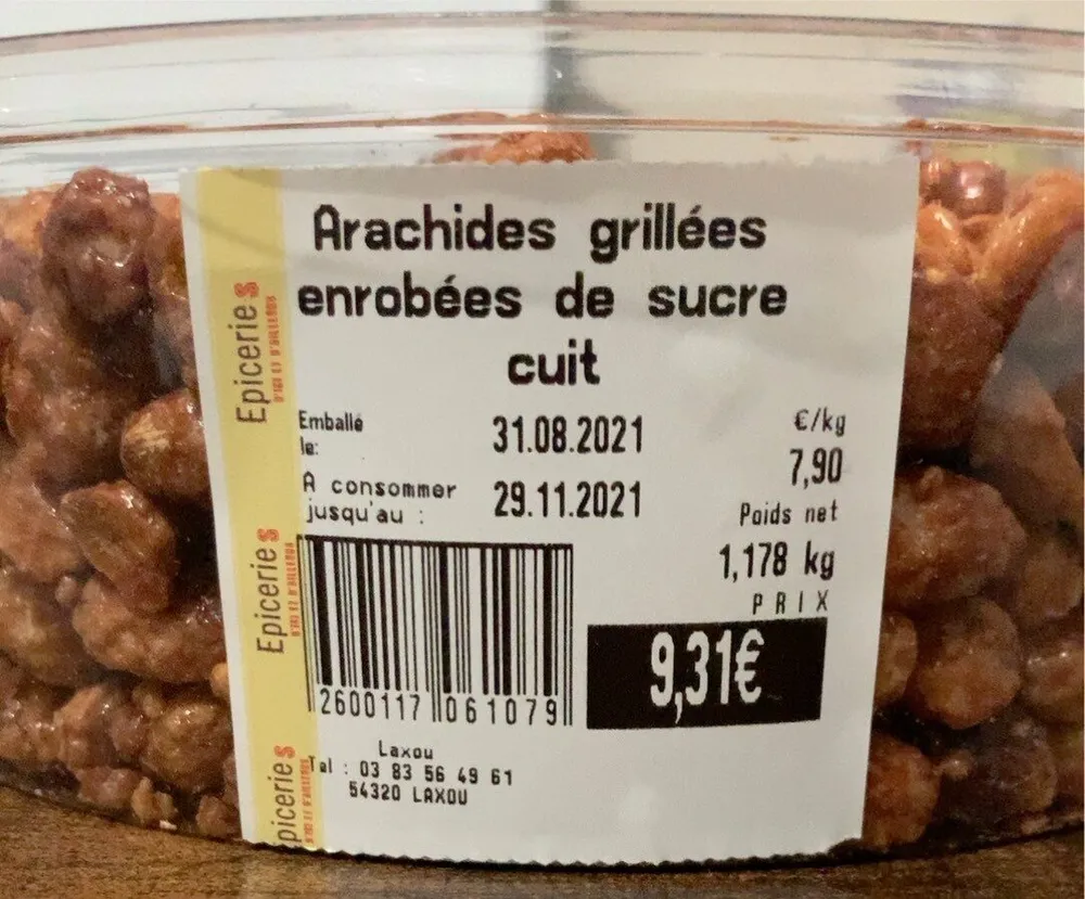 Arachides grillées enrobées de sucre cuit