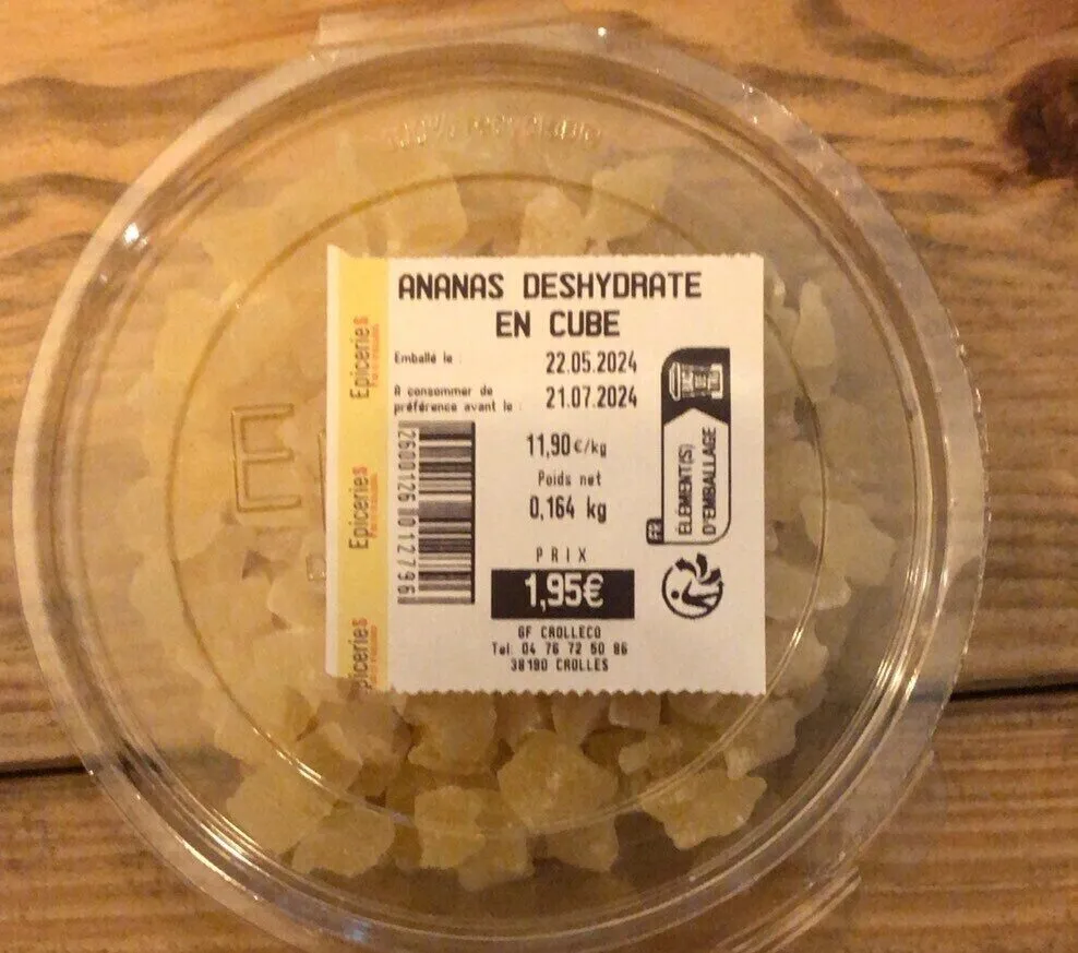 Ananas deshydrate en cube