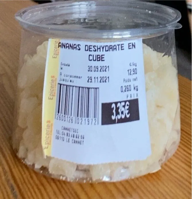 Ananas deshydraté en cube