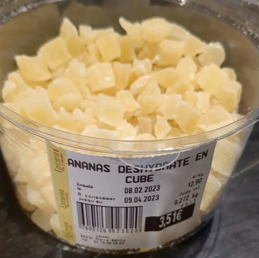 Ananas déshydraté en cube