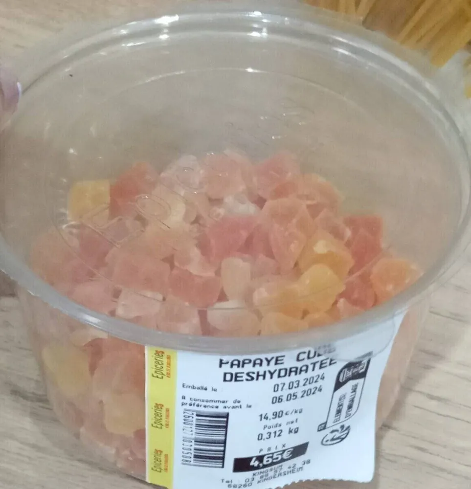 Papaye cube déshydratée