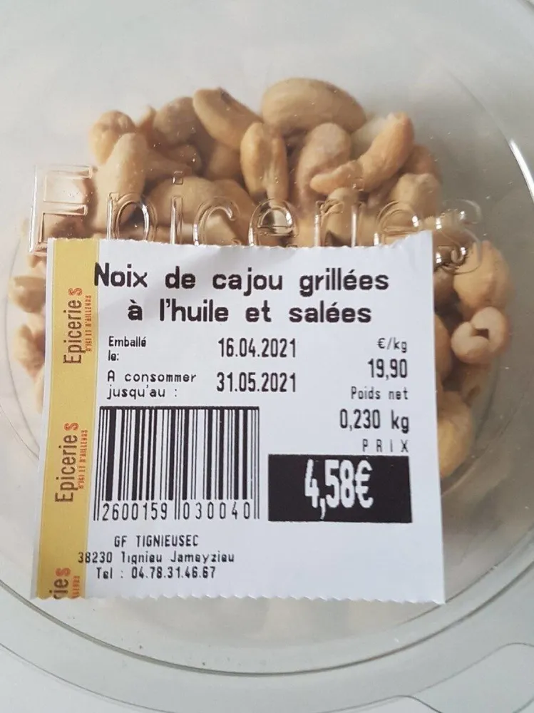 Noix de cajou grillées à l'huile et salées