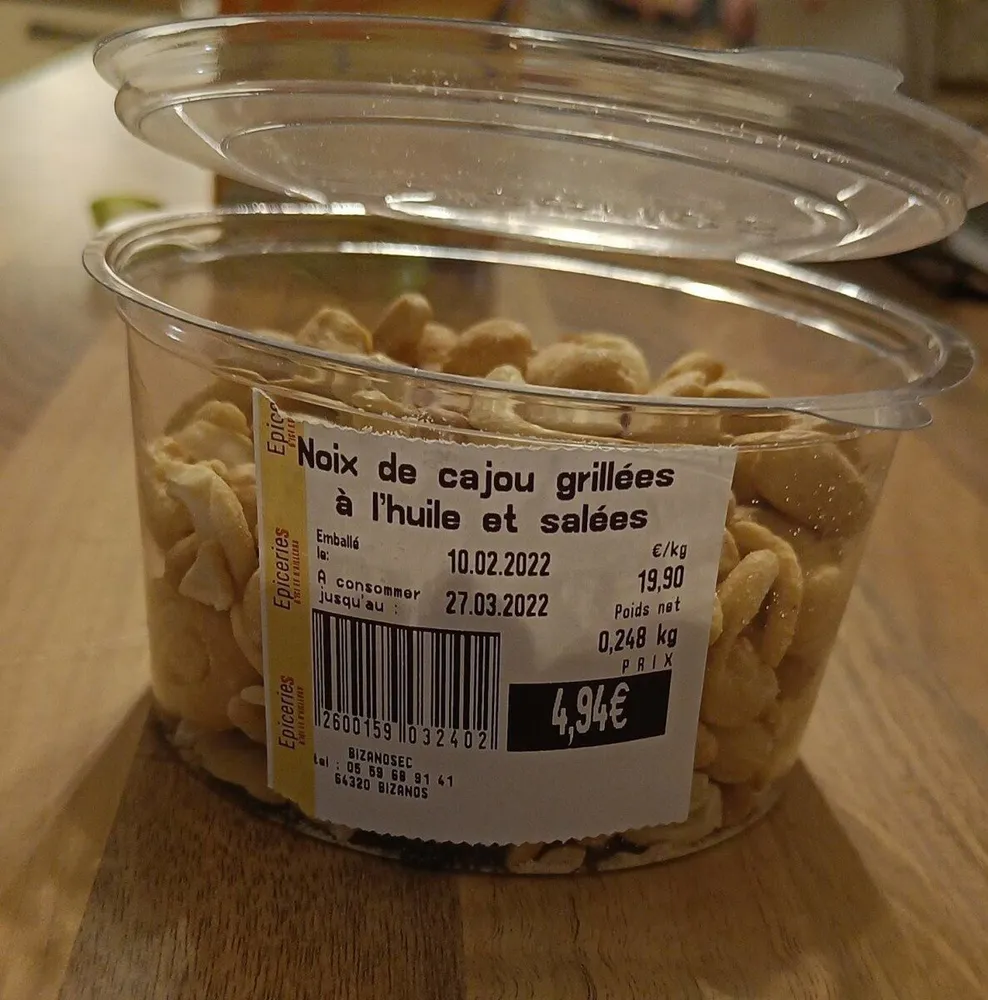 Noix de cajou grillées à l'huile et salées