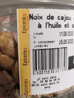 Noix de cajou grillés à l'huile et salées