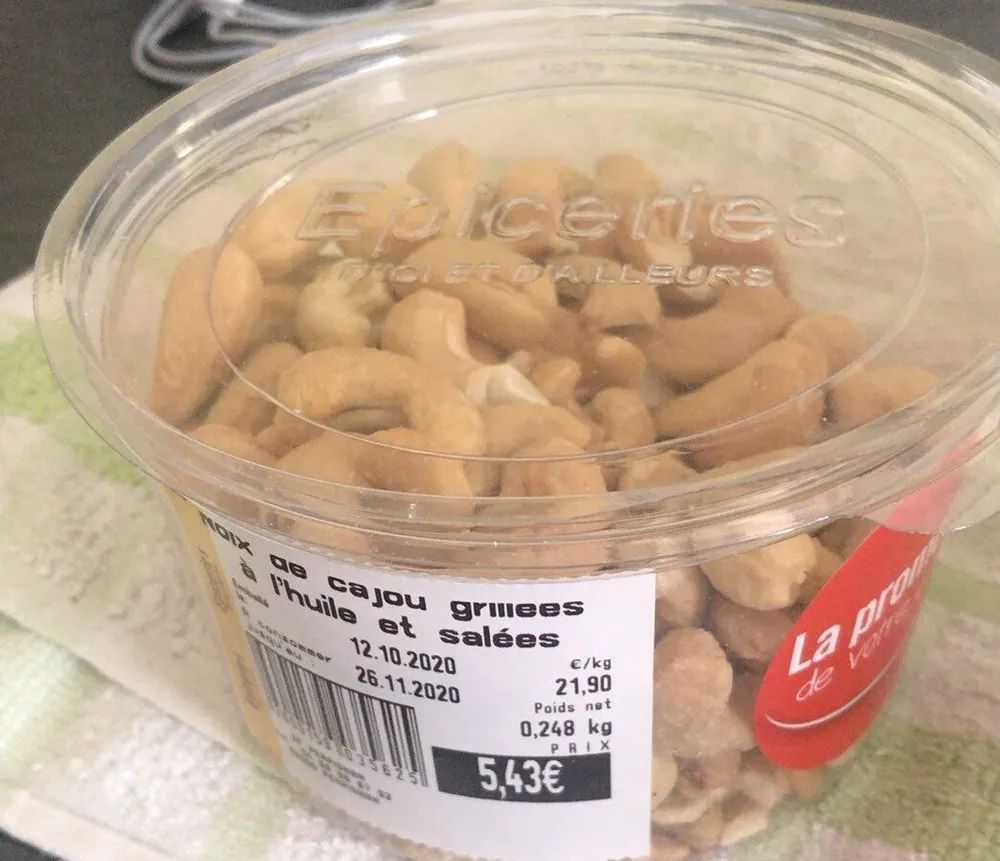 noix de cajoux grillees a l’huile et salees