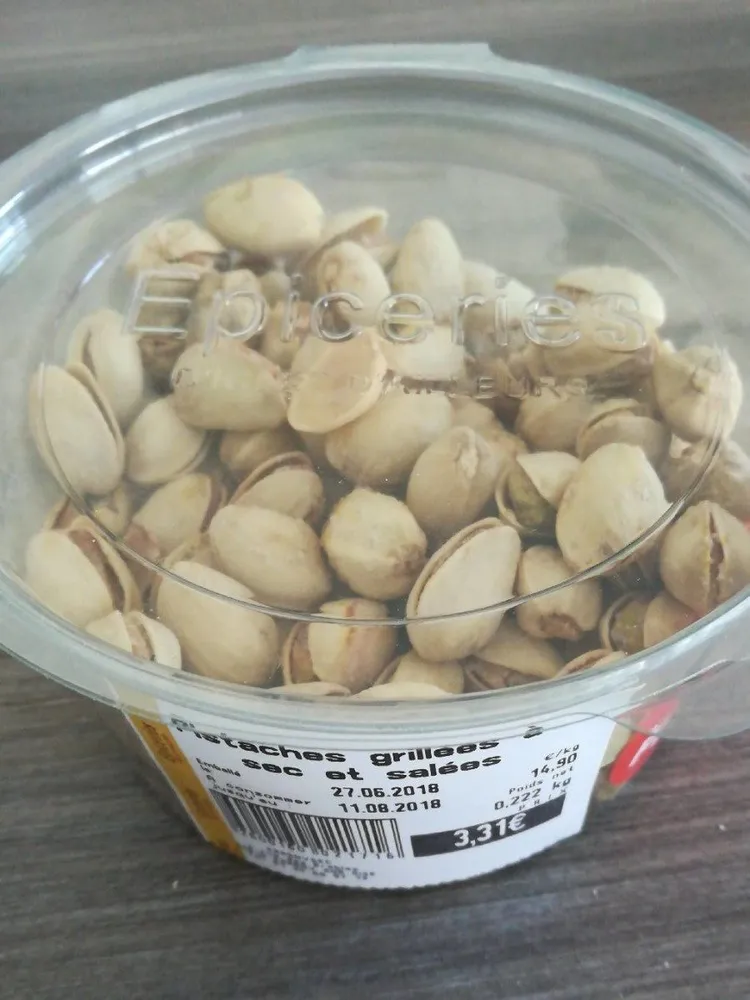 Pistaches grillées à sec et salées