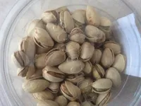 Pistaches grillées à sec et salées