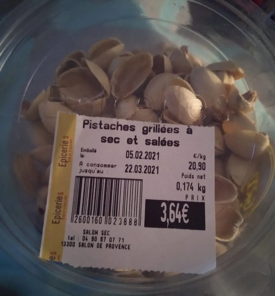 Pistaches grillées à sec et salées