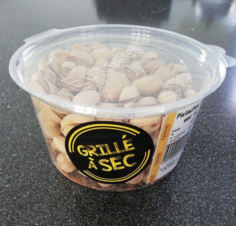 Pistaches grillées à sec et salées