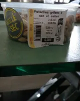Pistaches grillés à sec et salées