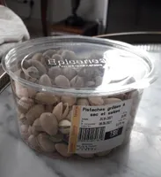 Pistaches grillées à sec et salées