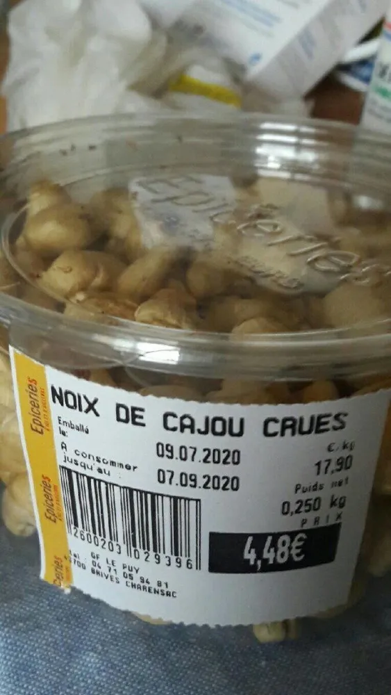 Noix de cajou crues